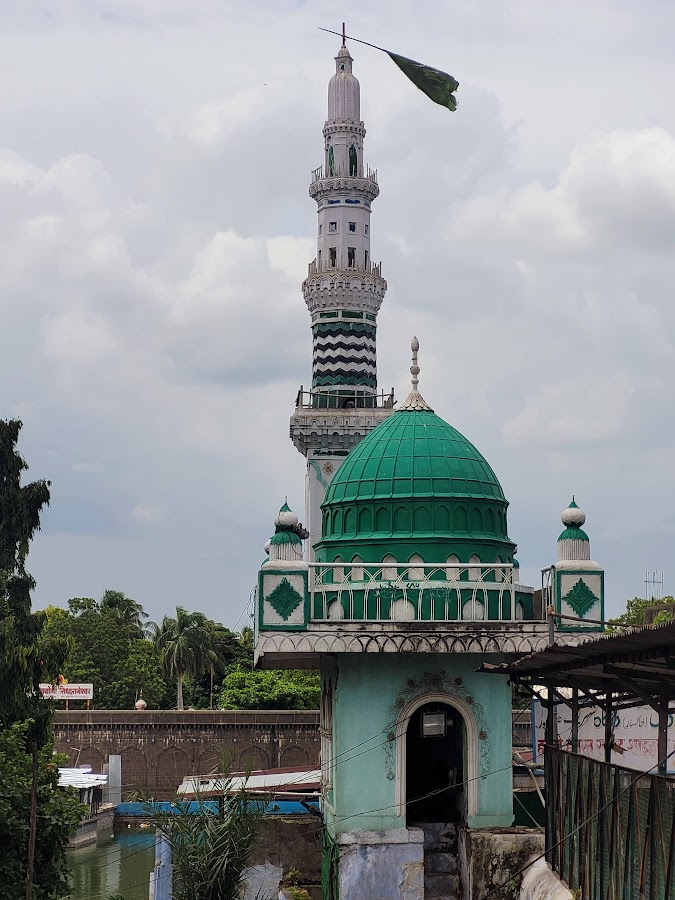 Hazrat Shah Zahur Dargah - Photo 4