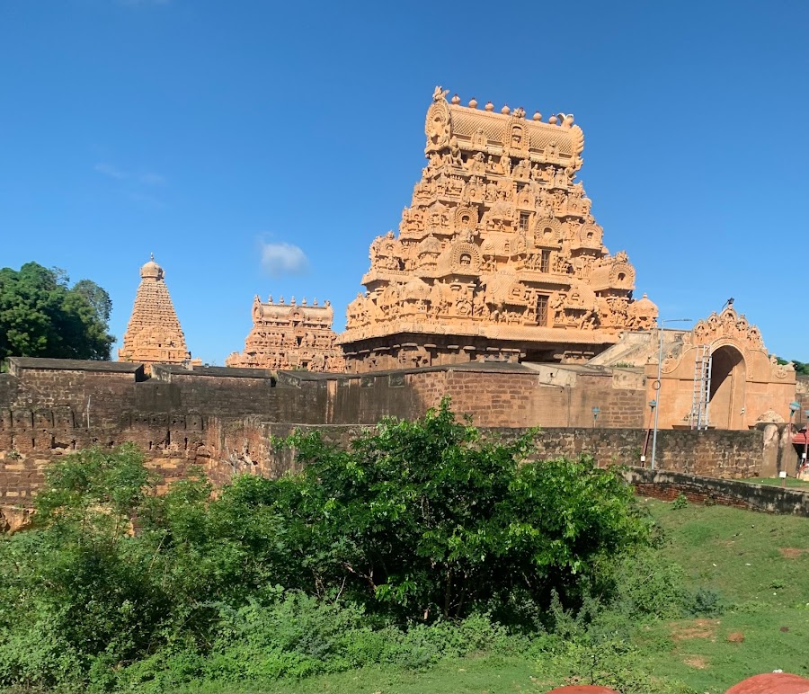 Brihadeeswarar Temple - Photo 3