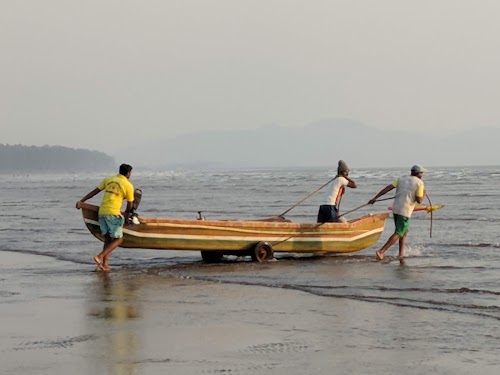 Akshi Beach - Photo 2