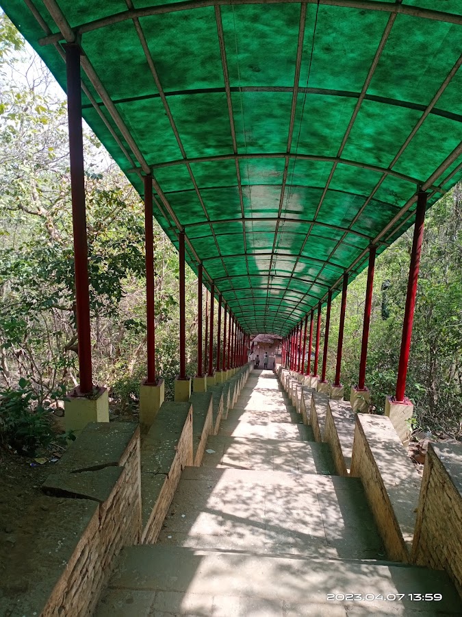 Maa Kali Khoh Temple - Photo 4