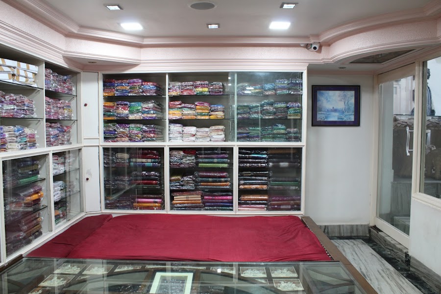 Sambalpuri Saree Shops and Handloom Centers - Photo 2