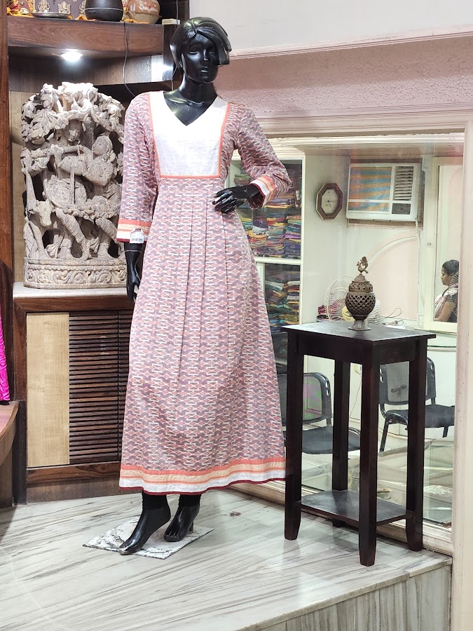Sambalpuri Saree Shops and Handloom Centers - Photo 3