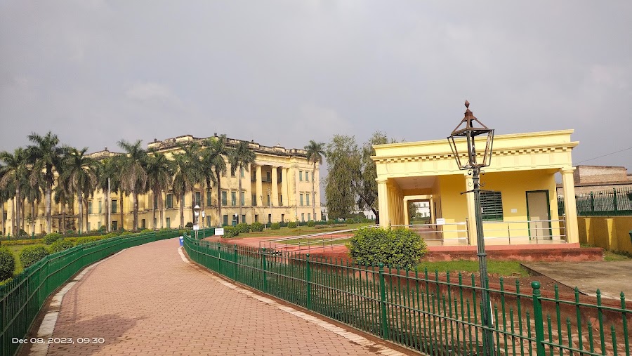 Hazarduari Palace - Photo 8