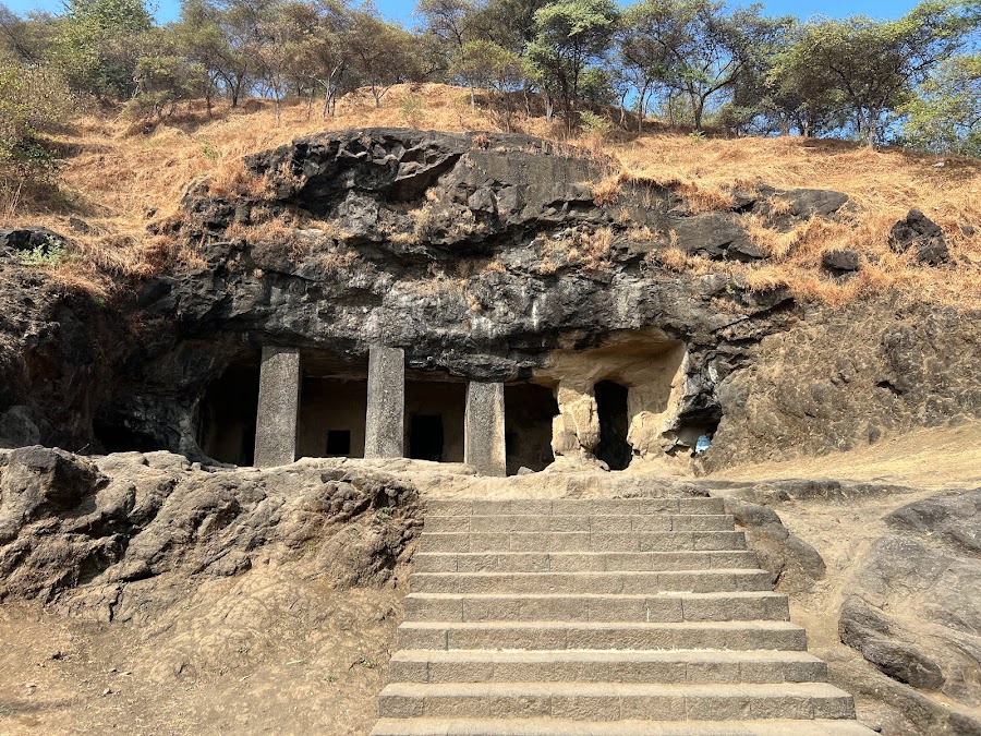 Elephanta Caves - Photo 2