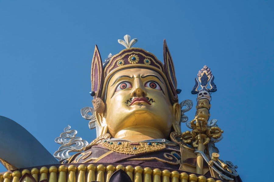 Guru Rinpoche Statue - Photo 2