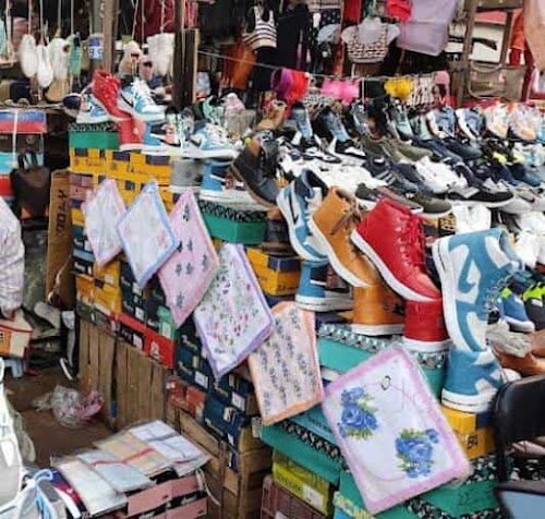 Laal Darwaza Market - Photo 4