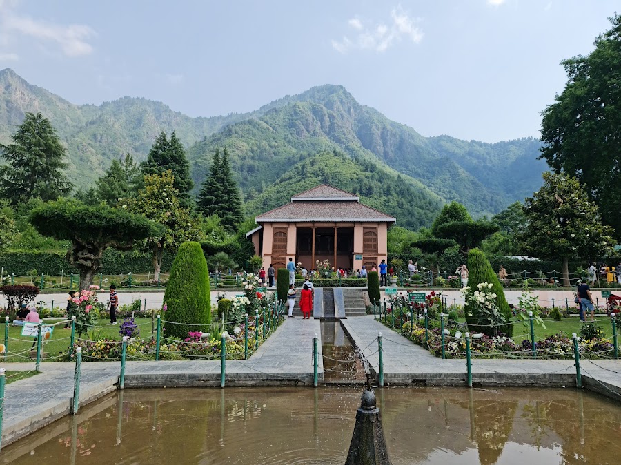 Chashme Shahi Garden - Photo 2