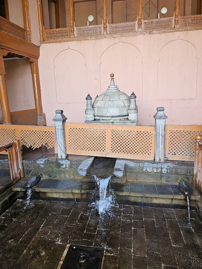 Chashme Shahi Garden - Photo 4