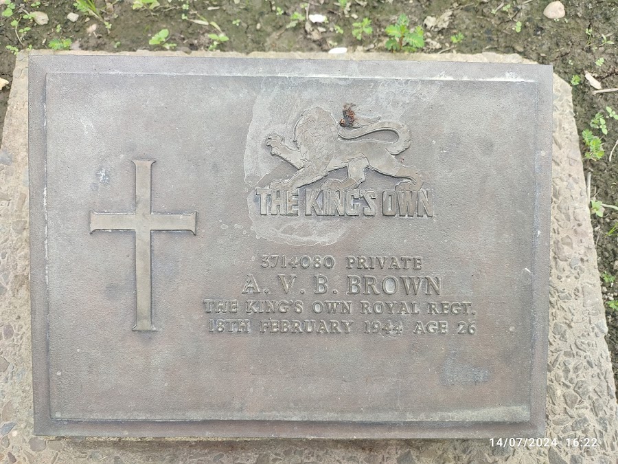 Imphal War Cemetery - Photo 4