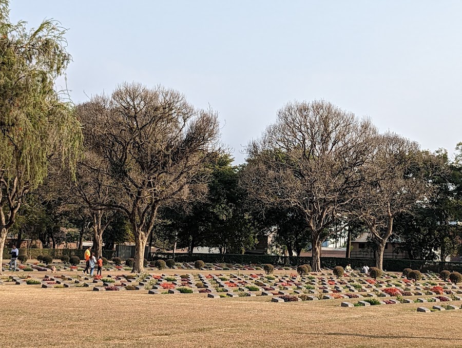 Imphal War Cemetery - Photo 2