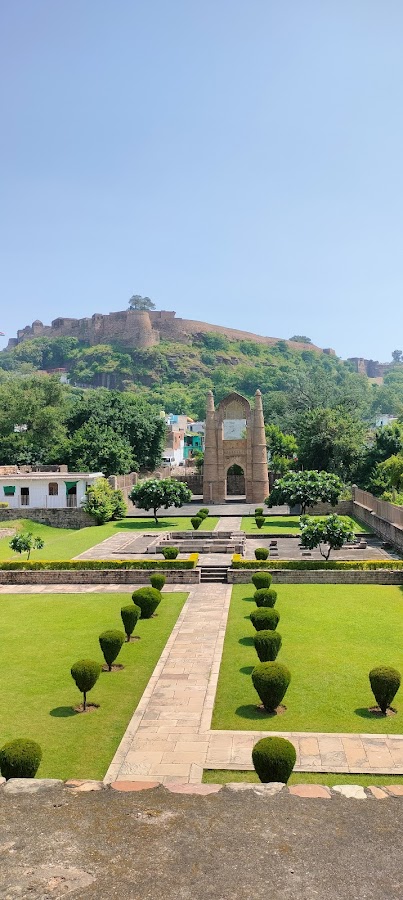 Chanderi Fort, Kirti Durg - Photo 2