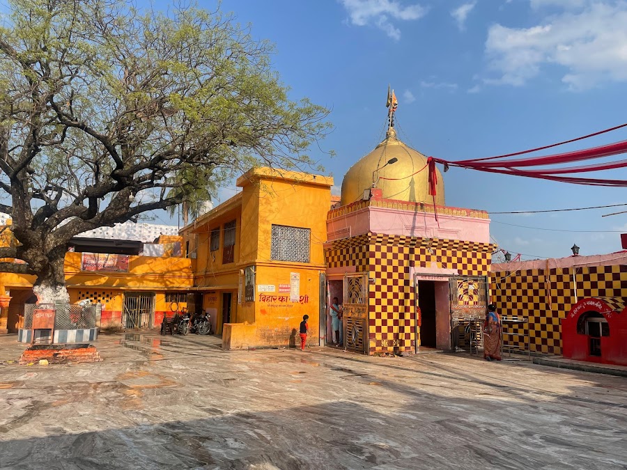 Someshwar Nath Temple - Photo 2