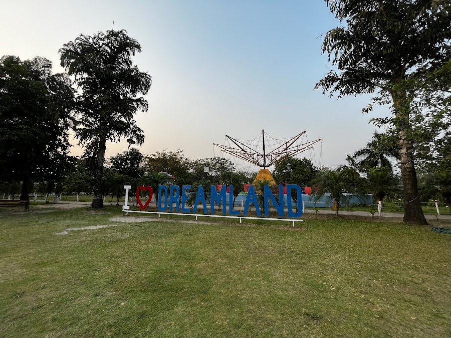 Dreamland Amusement Park - Photo 2