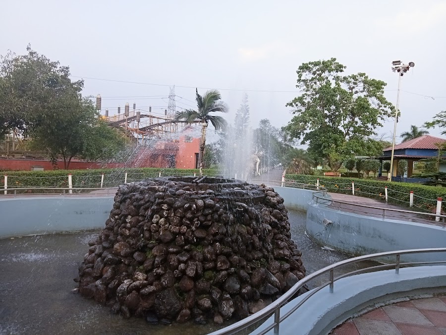 Dreamland Amusement Park - Photo 3