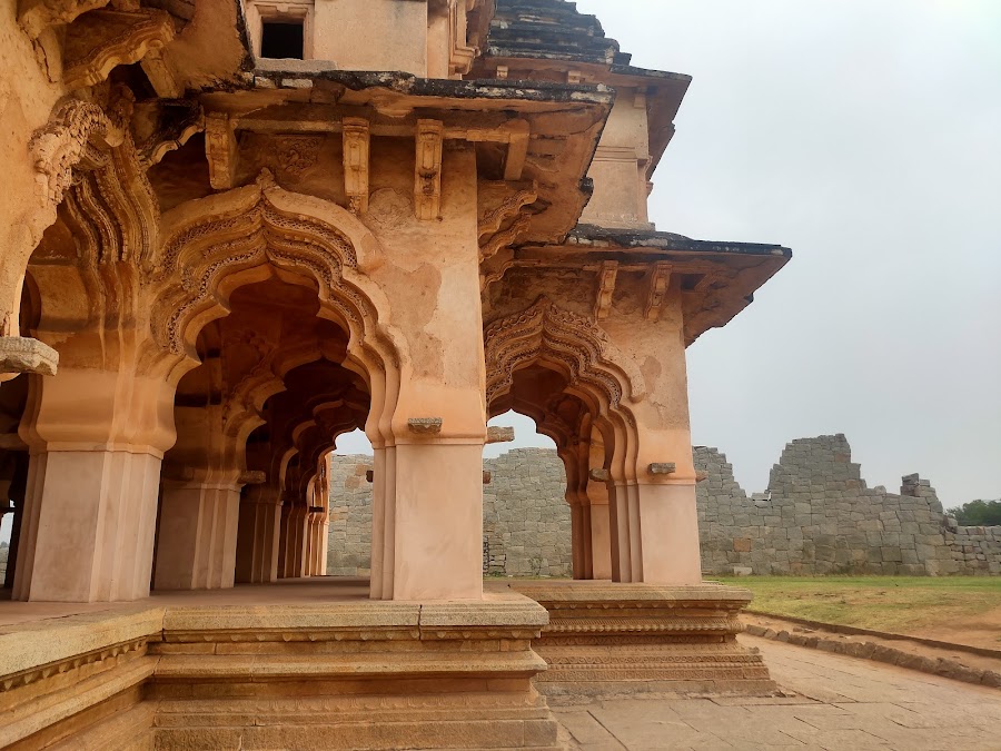 Lotus Mahal - Photo 2