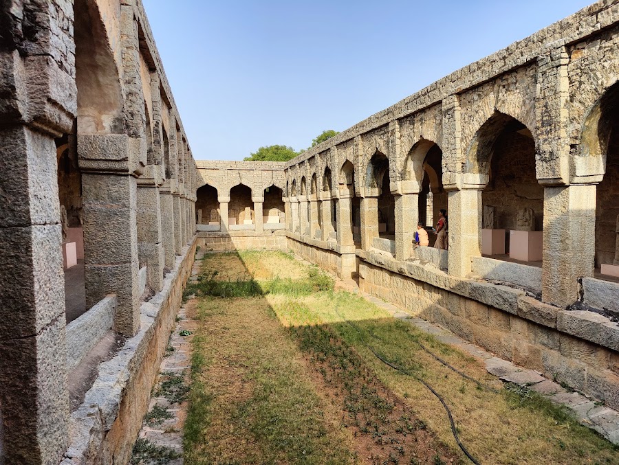Lotus Mahal - Photo 3