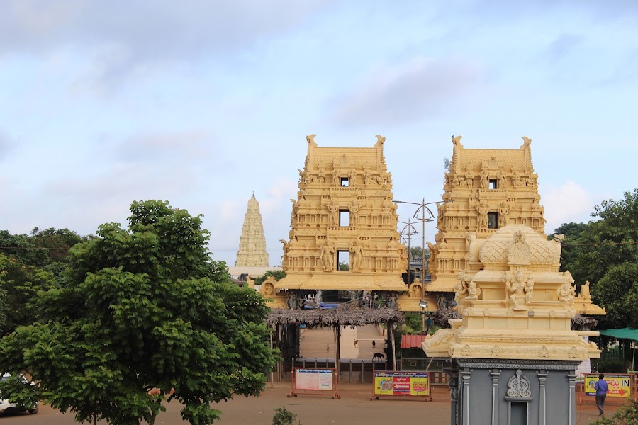 Dwaraka Tirumala - Photo 2