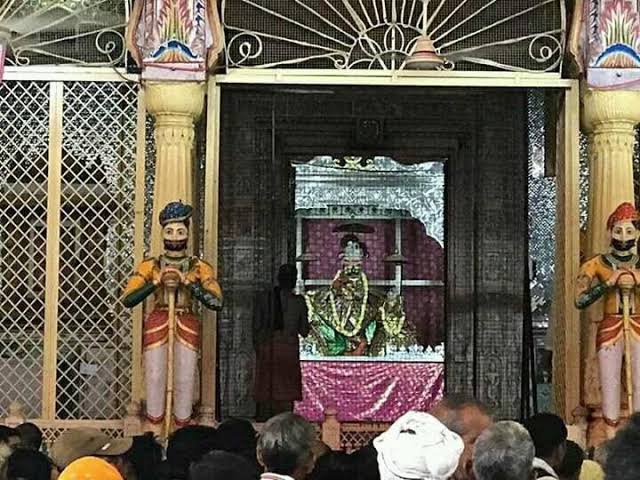 Madan Mohan Ji Temple - Photo 4