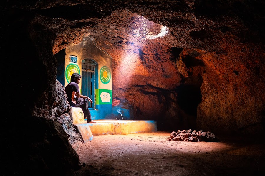 Gogarbha Shiva Cave - Photo 2