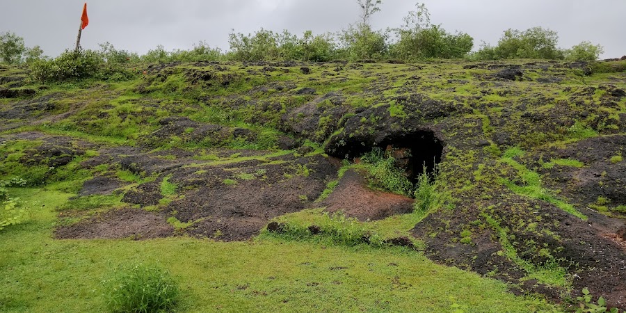 Gogarbha Shiva Cave - Photo 6