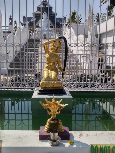 Bodh Gaya - Photo 2