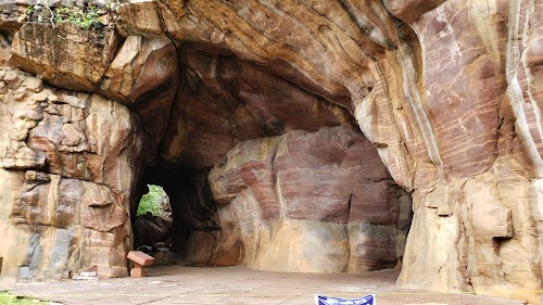 Bhimbetka Caves - Photo 2