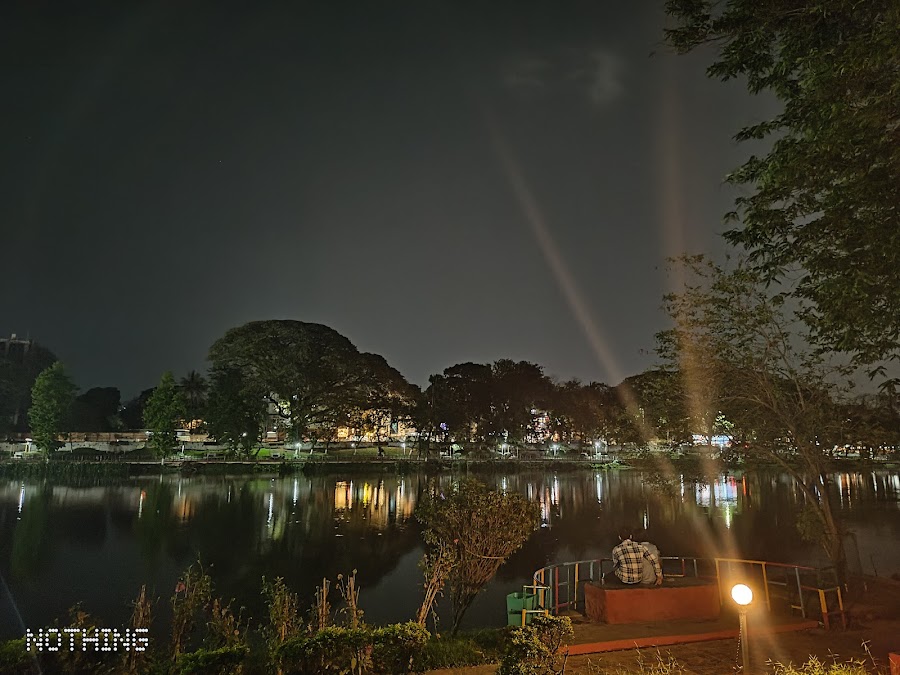 Dighalipukhuri Park - Photo 4