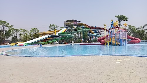 Funtasia Water Park - Photo 2