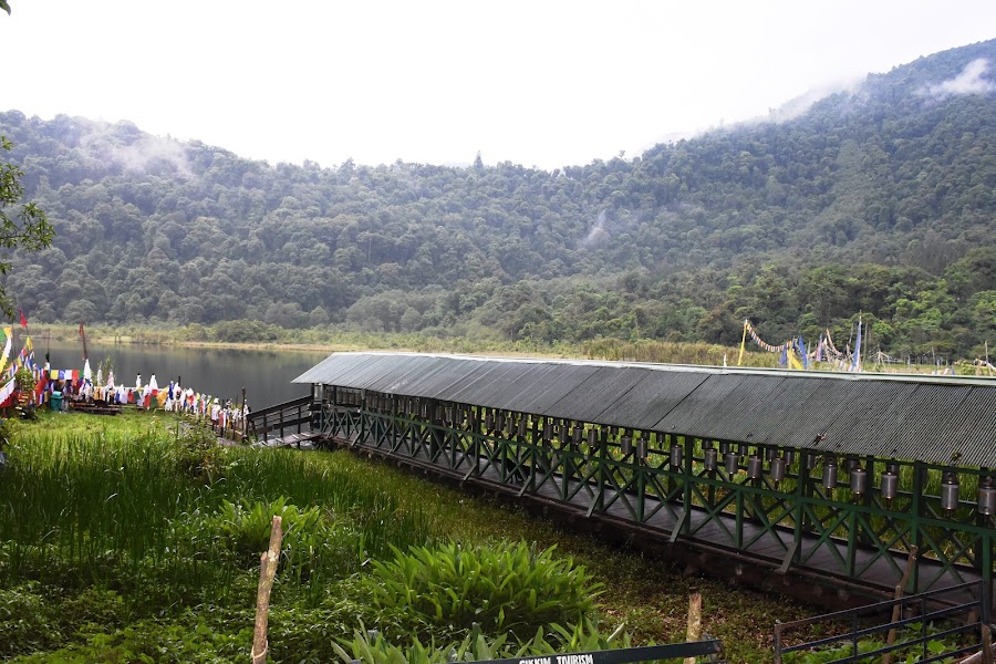 Khecheopalri Lake - Photo 4