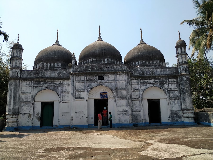 Jafarganj Cemetery - Photo 9