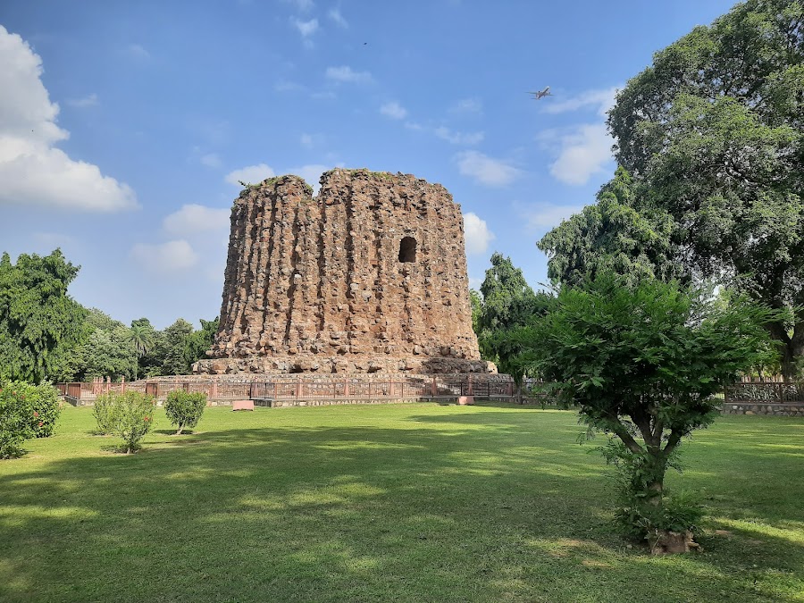 Qutub Minar Complex - Photo 3