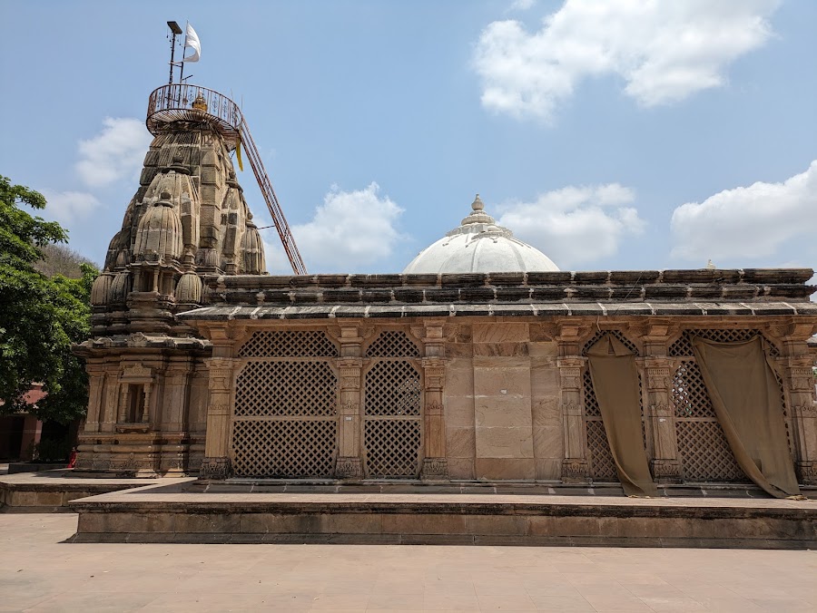 Shree Shamlaji Vishnu Temple - Photo 3
