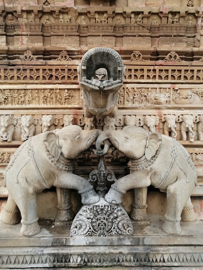 Shree Shamlaji Vishnu Temple - Photo 4