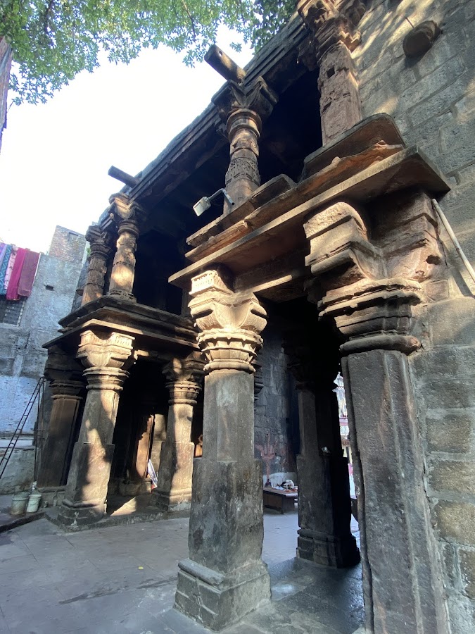 Chaubis Khamba Temple - Photo 3