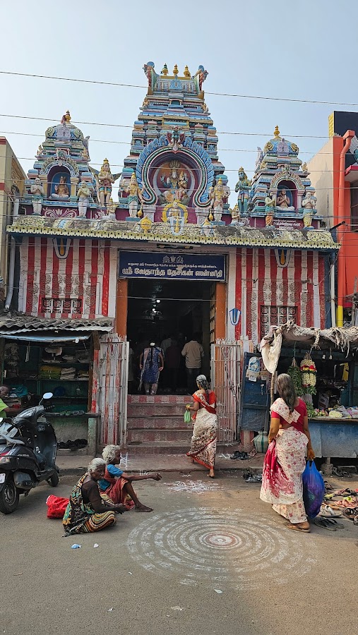 Koodal Azhagar Temple - Photo 2