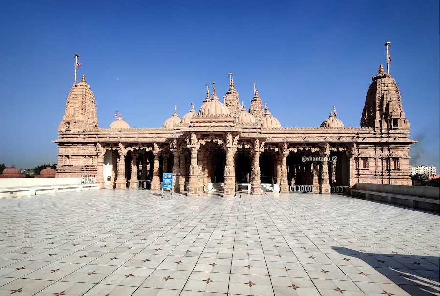 Shri Swaminarayan Temple - Photo 3