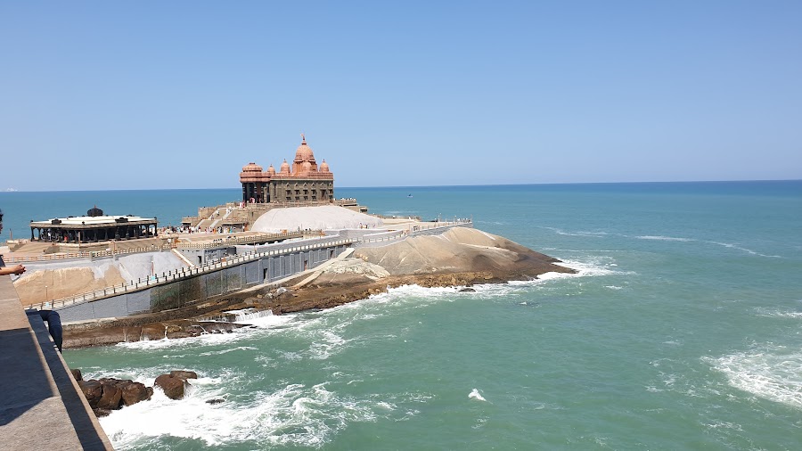 Thiruvalluvar Statue - Photo 4