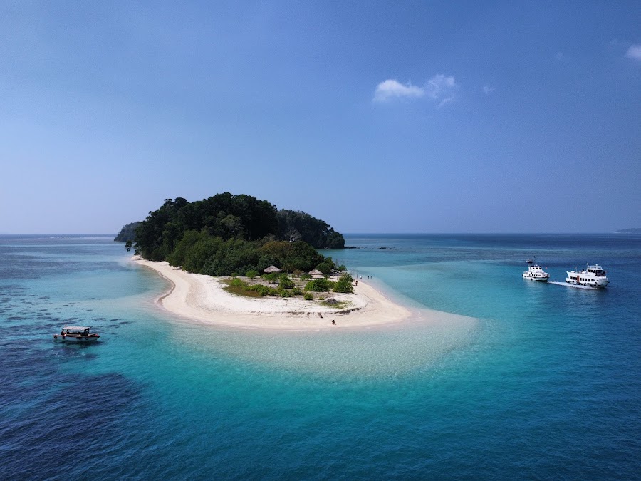 Jolly Buoy Island - Photo 3