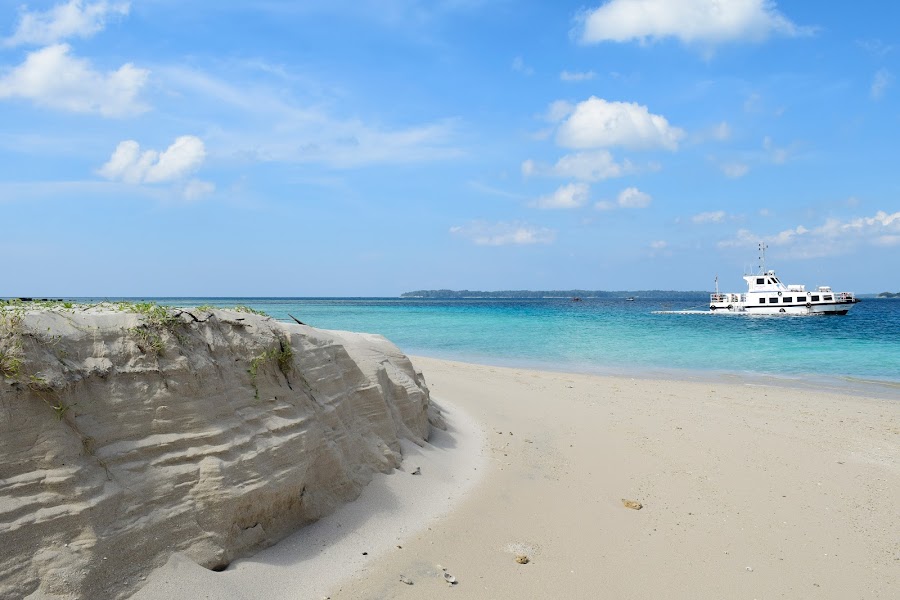 Jolly Buoy Island - Photo 2