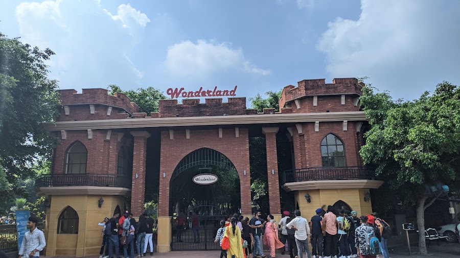 Wonderland Theme Park - Photo 4