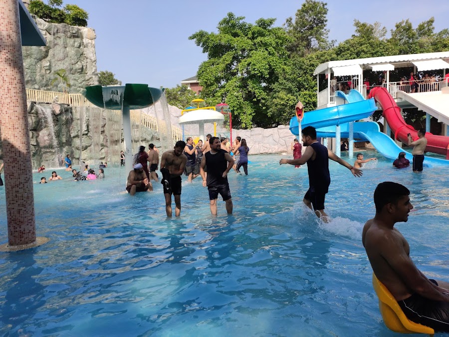 Wonderland Theme Park - Photo 2