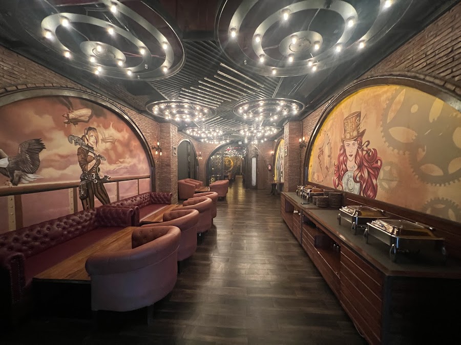 Time Machine - The Eatery - Photo 4