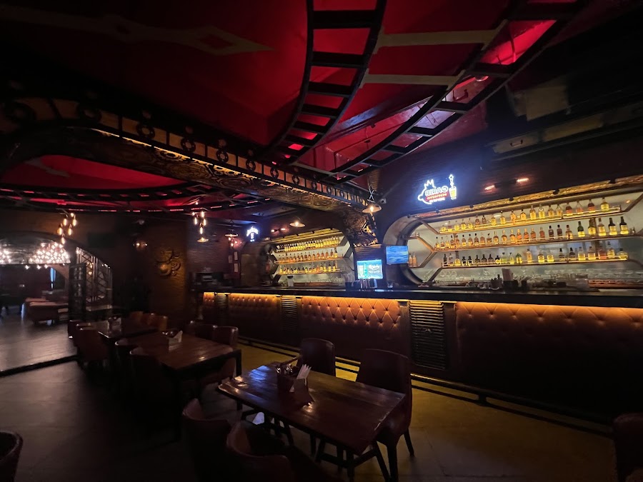 Time Machine - The Eatery - Photo 3