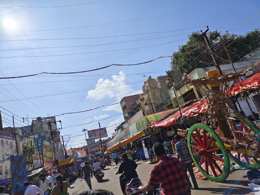 Pydithalli Ammavari Devasthanam - Photo 4