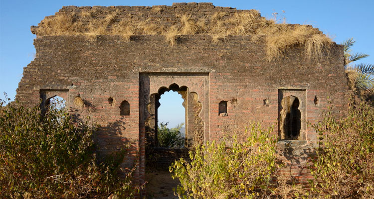 Achalgarh Fort - Photo 3