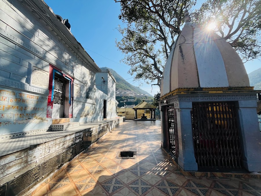 Raghunathji Temple - Photo 6