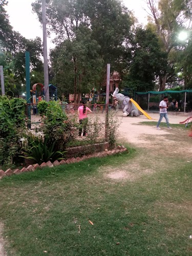 Ram Bagh Gardens (Company Bagh) - Photo 2
