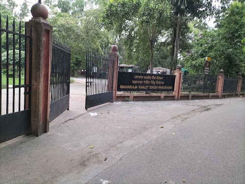 Ram Bagh Gardens (Company Bagh) - Photo 4