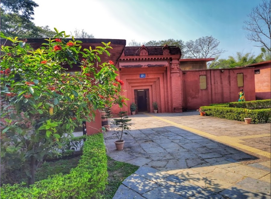 Lakshmana Temple - Photo 4