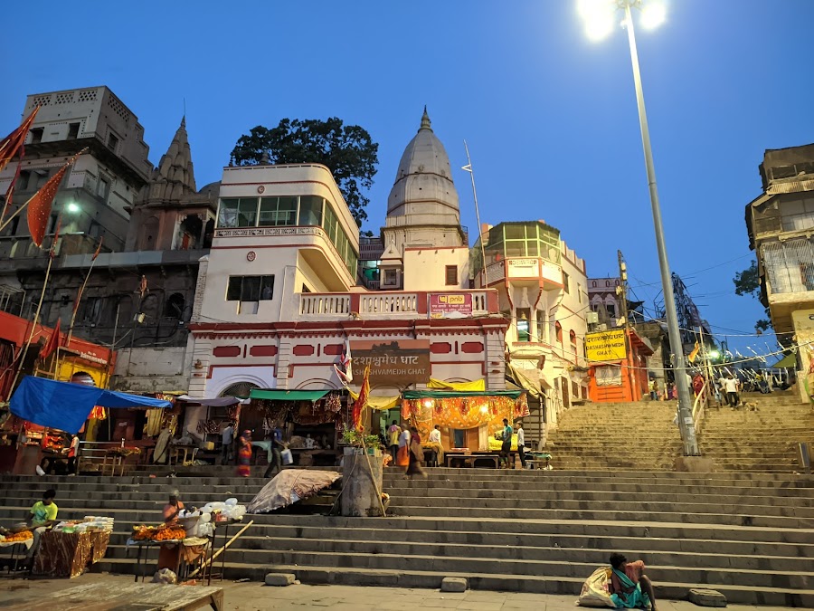 Dashashwamedh Ghat - Photo 3